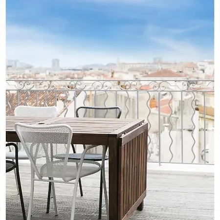 Apartmanhotel Urban Loft & *